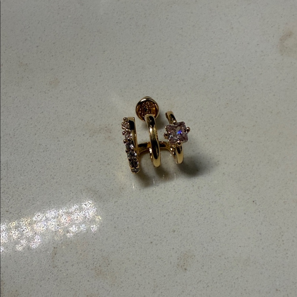 Elegant Gold and Rhinestone Women's Earrings - Picture 4 of 4